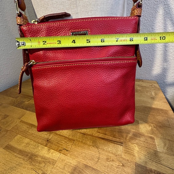 Dooney & Bourke Red Pebble Leather Crossbody Letter Carrier Bag Pouchette - Picture 6 of 10